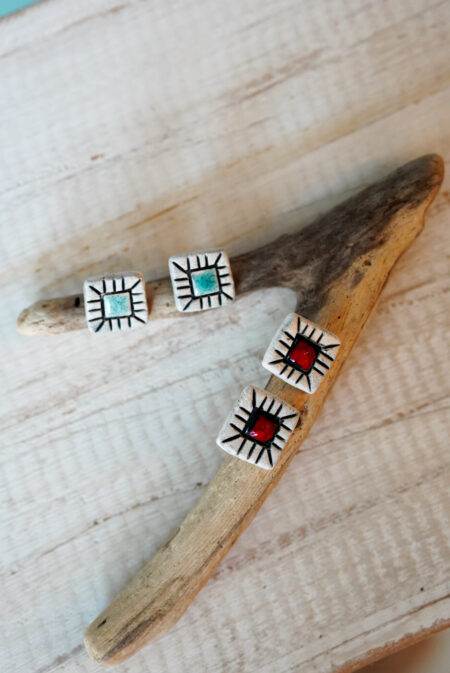 Tile Studs – Κεραμικά Καρφωτά Σκουλαρίκια σε Τιρκουάζ ή Κόκκινο